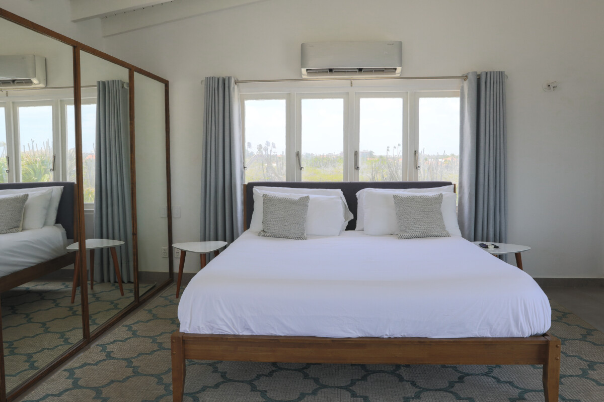 Masterbedroom Villa Esmeralda Aruba holiday home aruba-2
